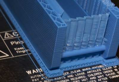 Z-Ribbing at high speed with bed at 60c. Slicer: Simplify 3D