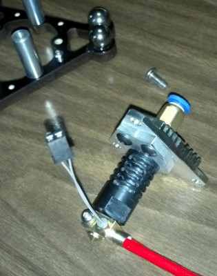 Trick Laser J-Head Bowden Rostock ball magnet CF arms-08.jpg