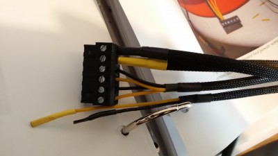 Now THAT looks much cleaner.  Added a 5th 12V and GND wire for the bed, just to be sure.