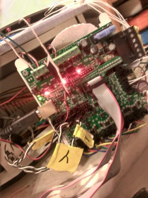 IMG_20141003_153442.jpg (1.87 MiB) Viewed 14285 times Closeup to show that "Heat2-Bed" has nothing connected.