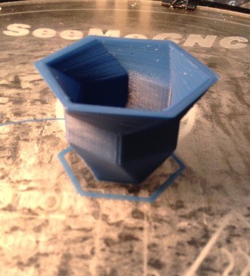 vertical line on front of vase